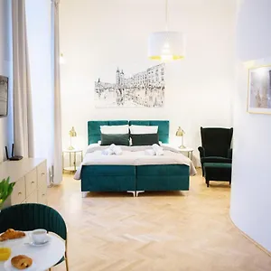 apartments-roman.krakowhotelspoland.com/